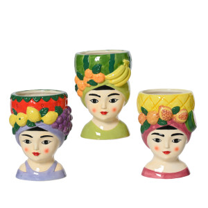 Macetero chica tímida